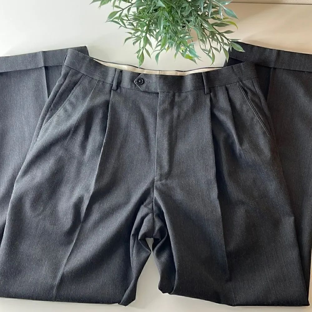 Joseph & Feiss International poly/wool blend dress pants.  Size 35x32.
